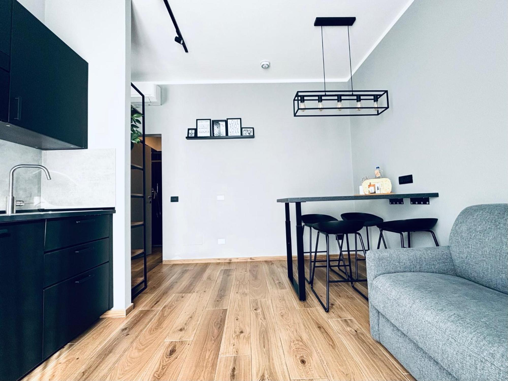 Appartement M4 Black Monolocale Moderno E Funzionale